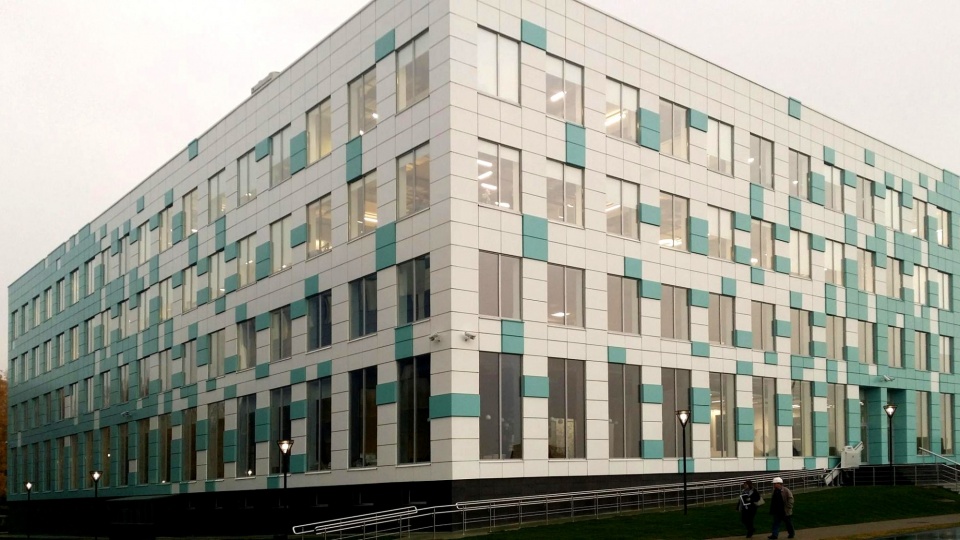 Здание офисного центра «ТехноПарк - Очередь 1» планировочного района D1 Инновационного центра «Сколково» по адресу г. Москва, д. Сколково. 