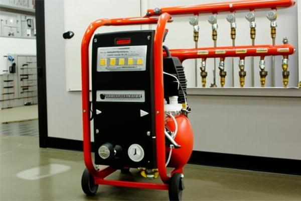 Оборудование для гидропневматической промывки системы отопления
